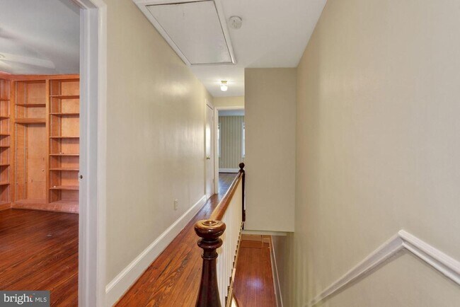 Building Photo - 315 Constitution Ave NE