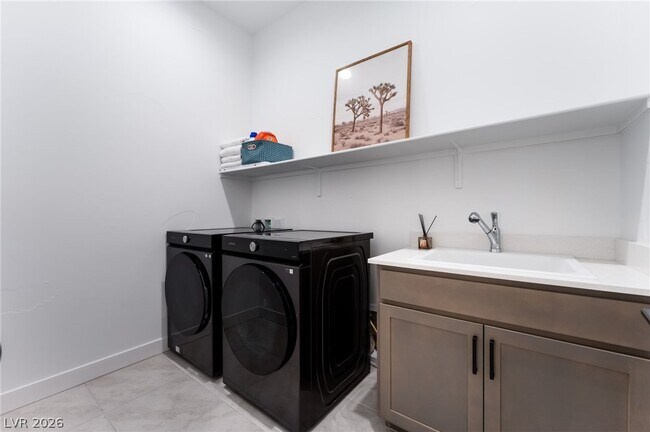 Building Photo - 10149 Zeta Tucana St