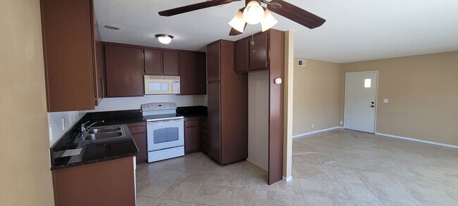 Building Photo - 1017 Quiet Creek Ln