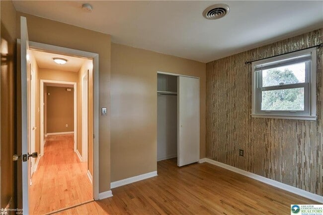 Building Photo - 900 Mine Lane Rd