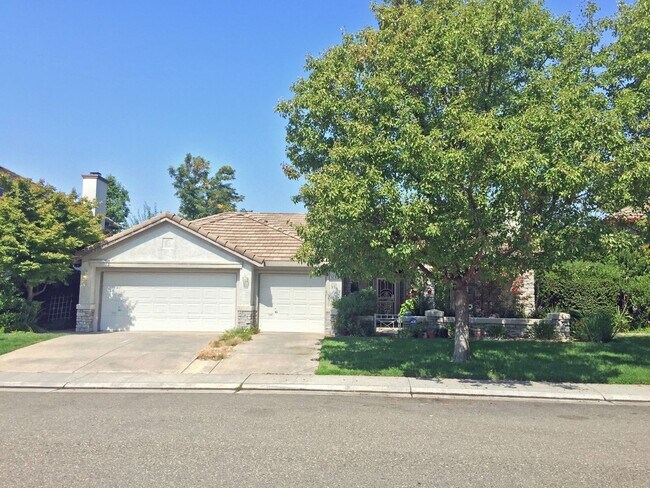 Primary Photo - Executive 4 Bedroom 2.5 Bath, 2400 sft. El...
