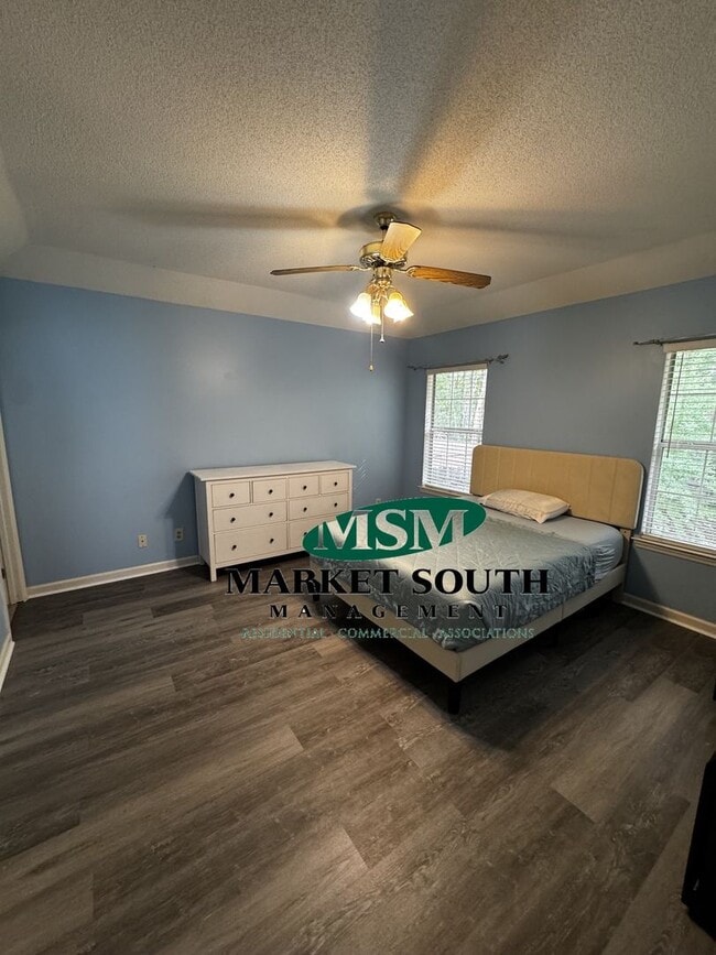 Building Photo - 212 Sugar Mill Dr
