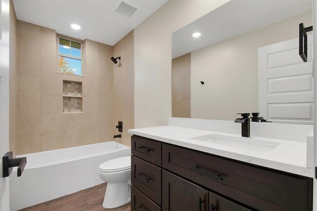 Building Photo - 336 Nene Ln