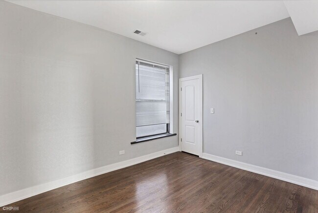 Building Photo - 4359 S King Dr