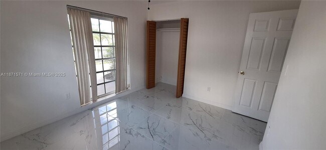 Building Photo - 15403 SW 107th Ct