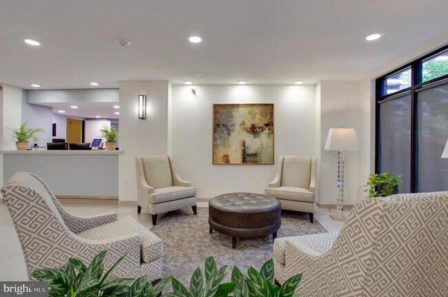 Building Photo - 1808 Old Meadow Rd