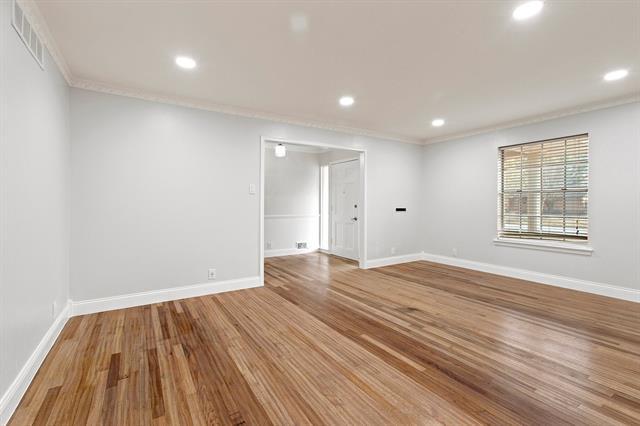 Building Photo - 527 E Spring Valley Rd
