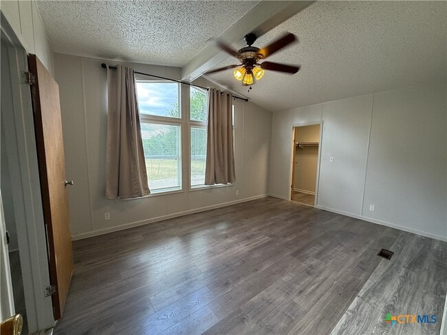 Building Photo - 1045 Ferryboat Ln