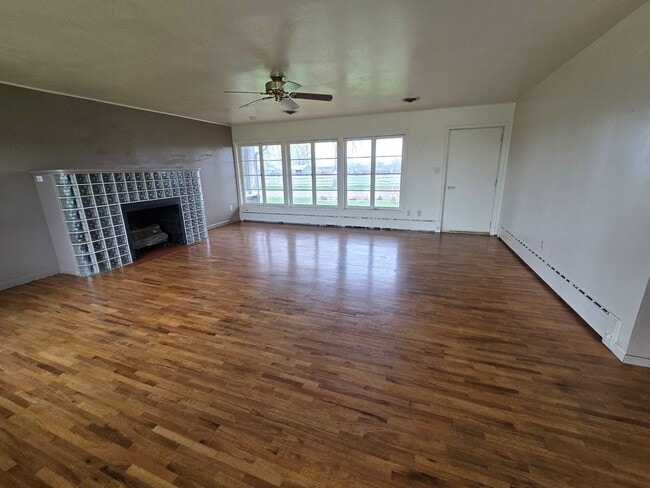 Building Photo - 4 bed, 3 bath house in the country