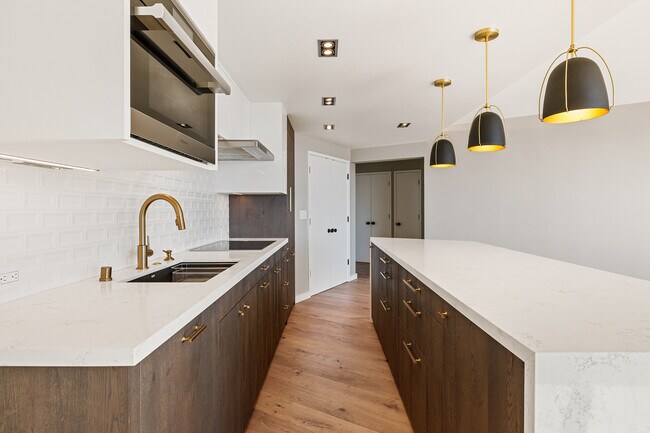 Building Photo - 1200 Gough St