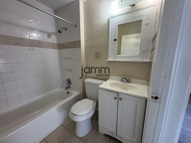 Building Photo - 5233 Anthony St