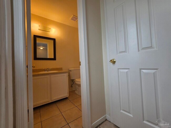Building Photo - 3041 Belle Meade Dr