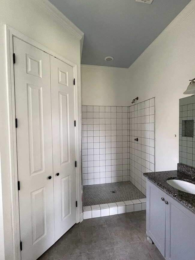 Building Photo - Rental Property