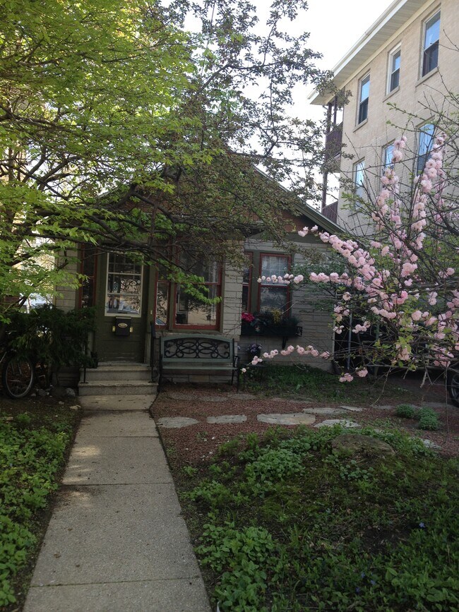 Building Photo - 15 S Hancock St