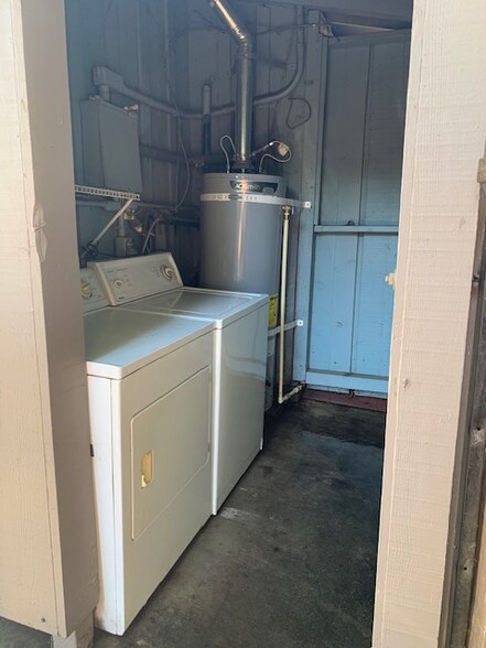 Building Photo - 1165 Hobart St