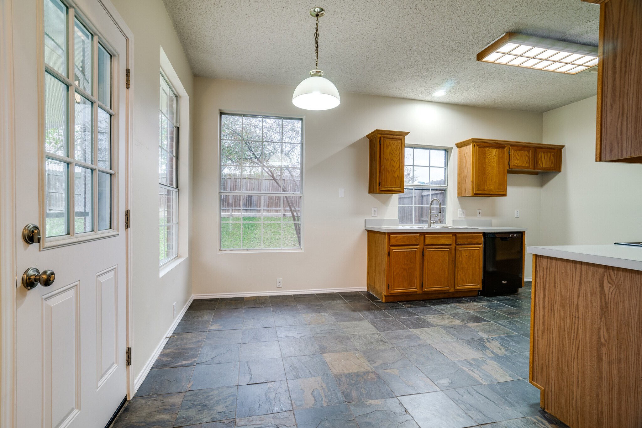 Breakfast nook - 3607 Creekview Ct