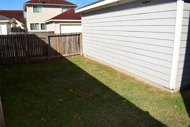 Building Photo - 20638 Patriot Park Ln