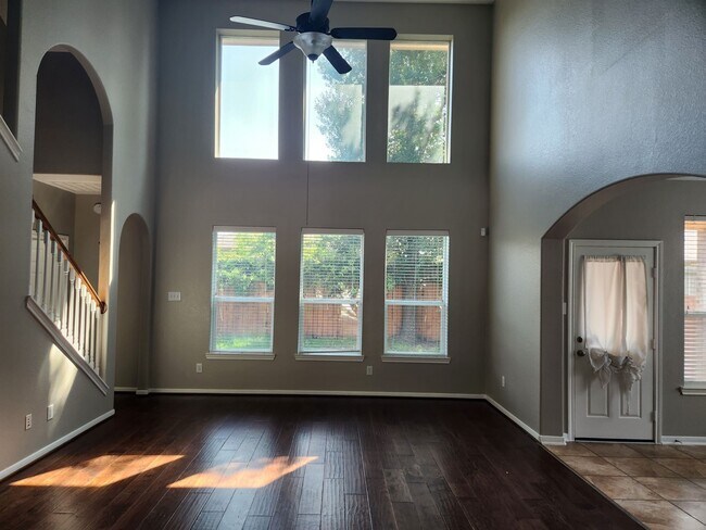 Building Photo - 20676 Oakhurst Meadows Dr