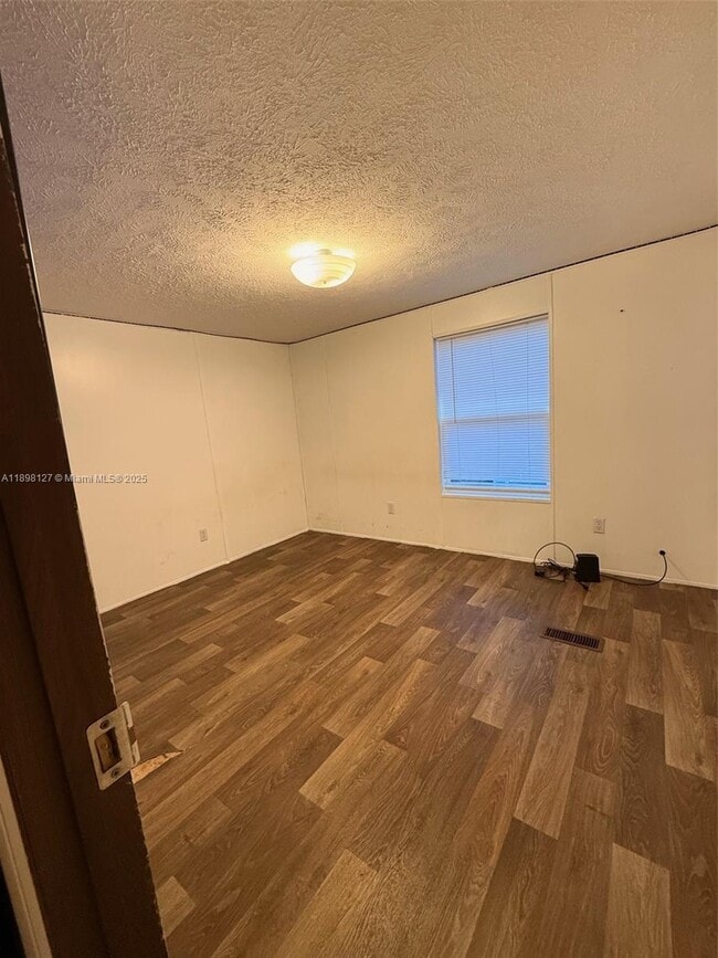 Building Photo - 751 Appaloosa Ave