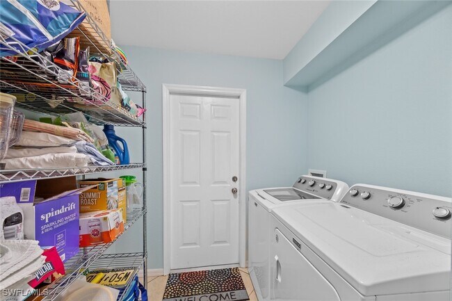 Building Photo - 1709 SW 15th Pl