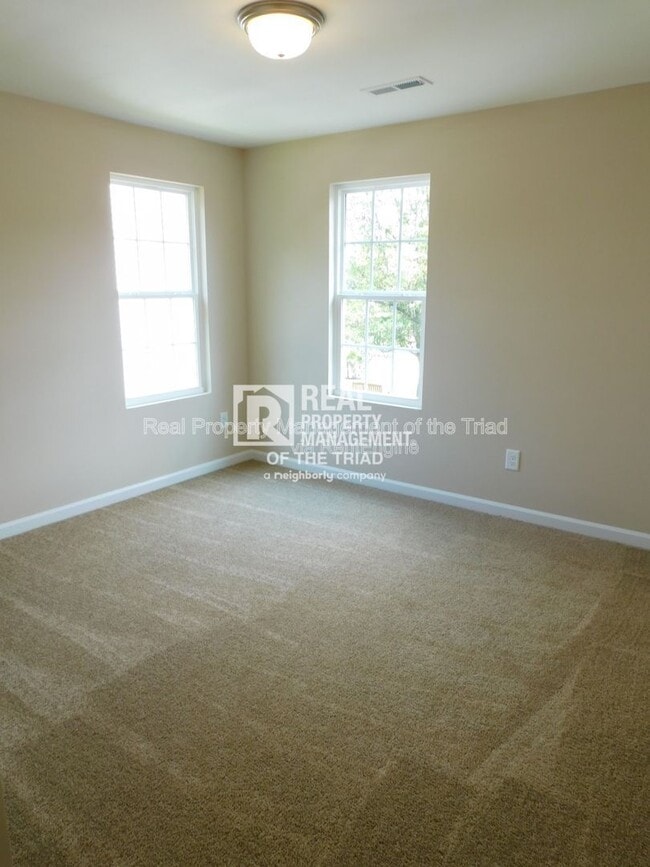 Building Photo - 10 Loblolly Ct