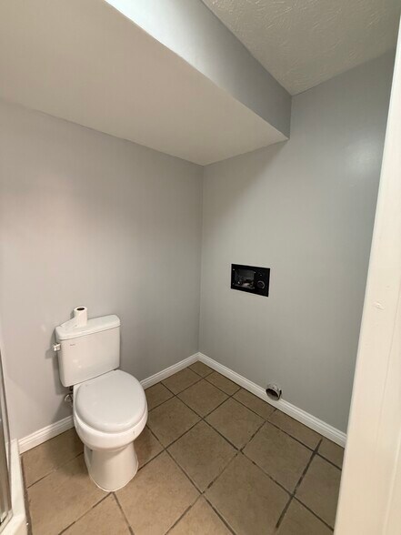 Building Photo - 516 Pearl St