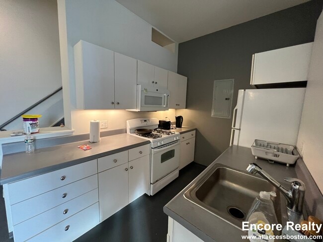 Building Photo - 160 E Berkeley St