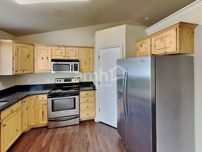 Building Photo - 2095 E Shadow Dr