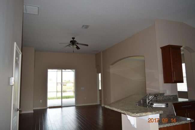 Building Photo - 5612 Aral Dr