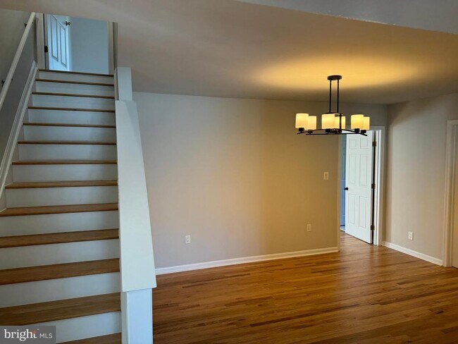 Building Photo - 5426 Enid Pl