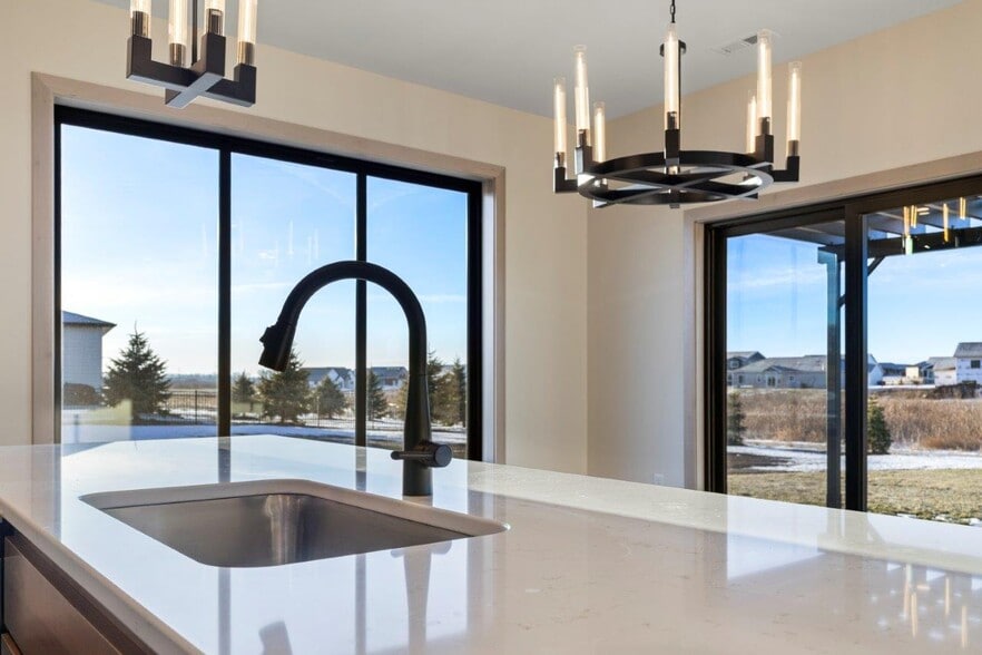 Building Photo - 2324 Sweetgrass Dr