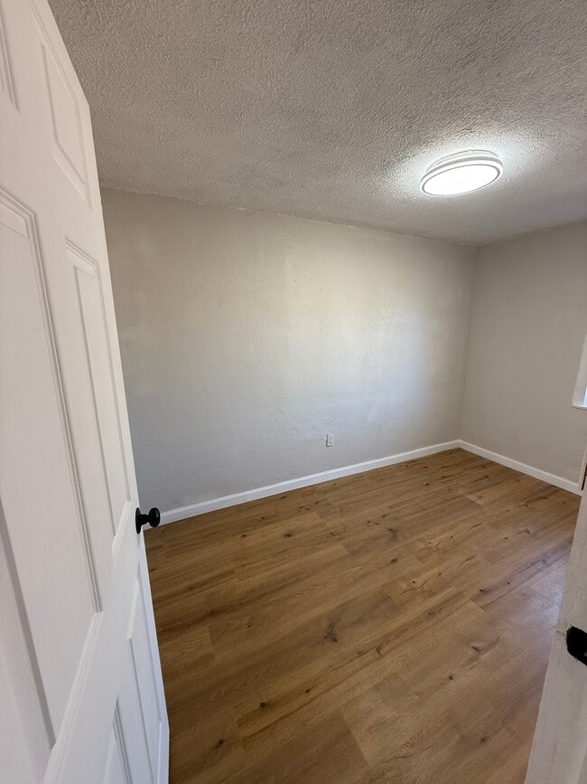 Building Photo - 37 La Ladera Rd