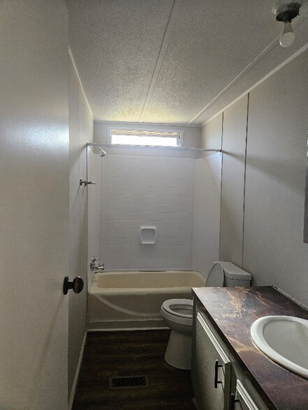 Building Photo - 109 Cottondale Rd