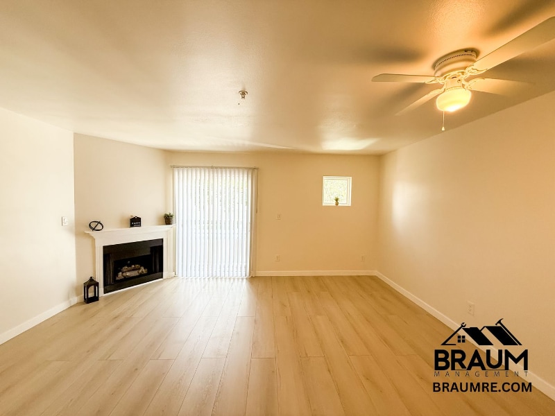 Building Photo - 7323 Winnetka Ave