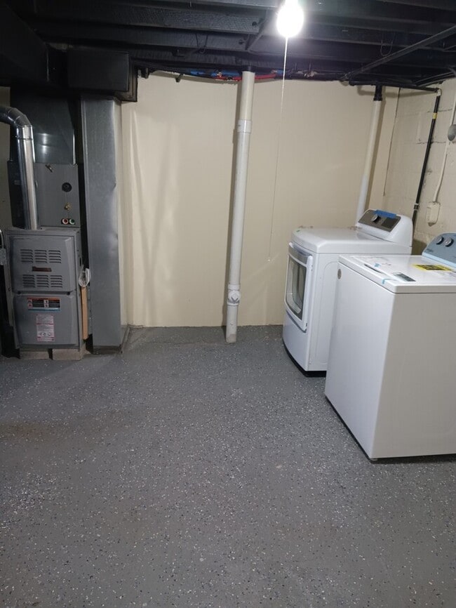 Building Photo - New rehabbed home