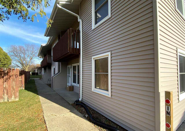 Building Photo - 235 Broadway Dr