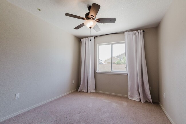 Building Photo - MOVE IN SPECIAL: $500 off the First Month ...