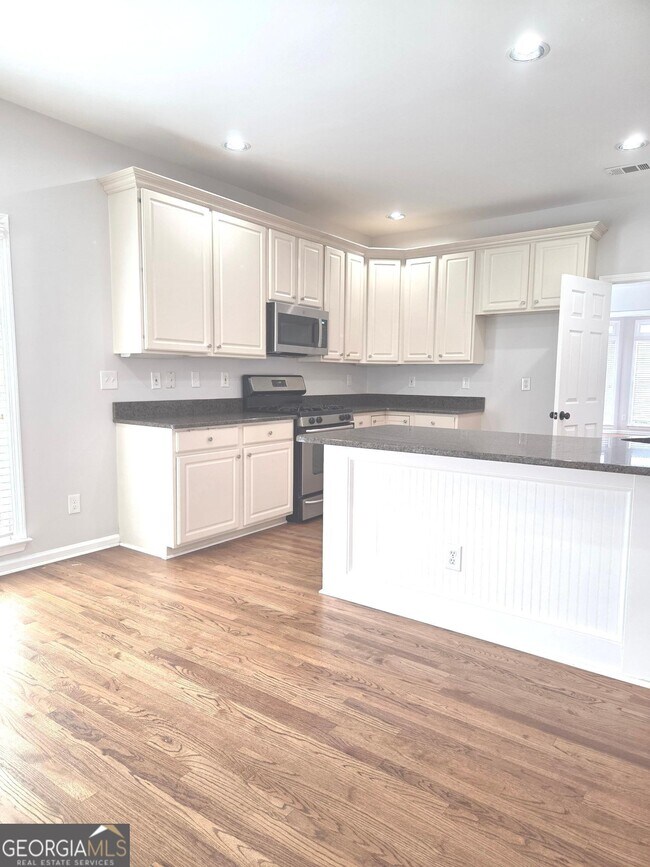 Building Photo - 3770 Glennvale Ct