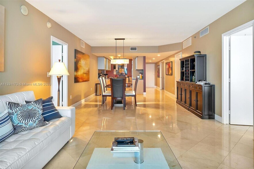 Building Photo - 1850 S Ocean Dr