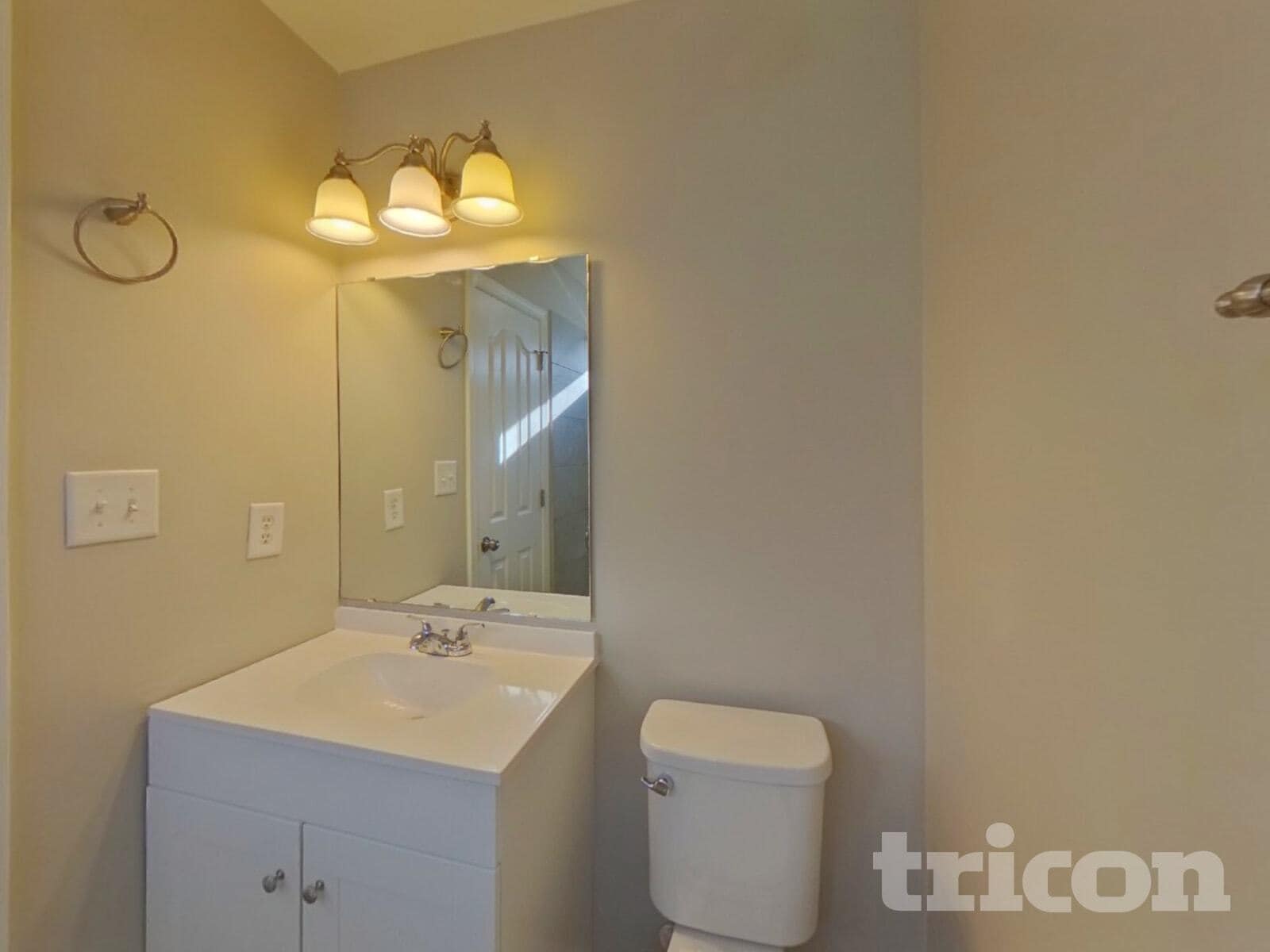 Building Photo - 4621 Sahalee Ln