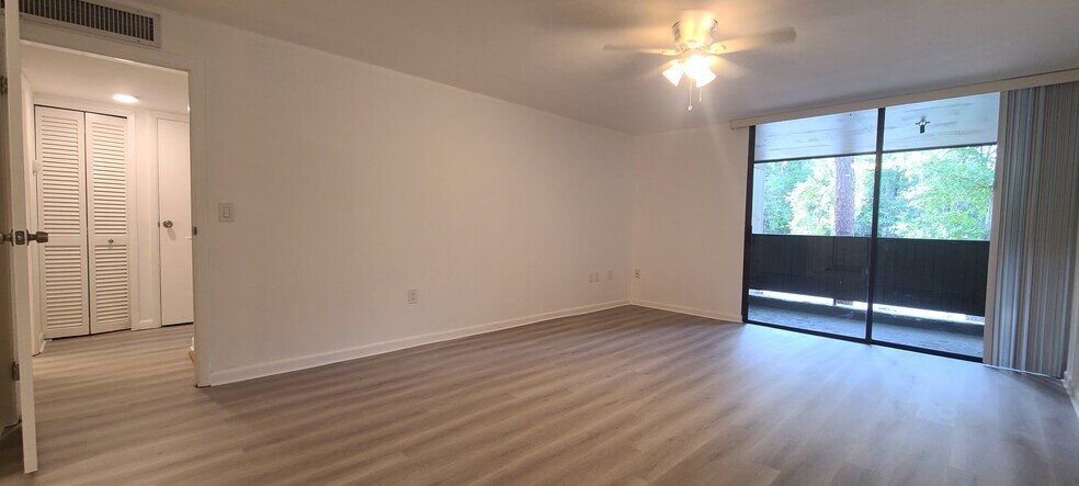 Building Photo - 601 SW 75th St