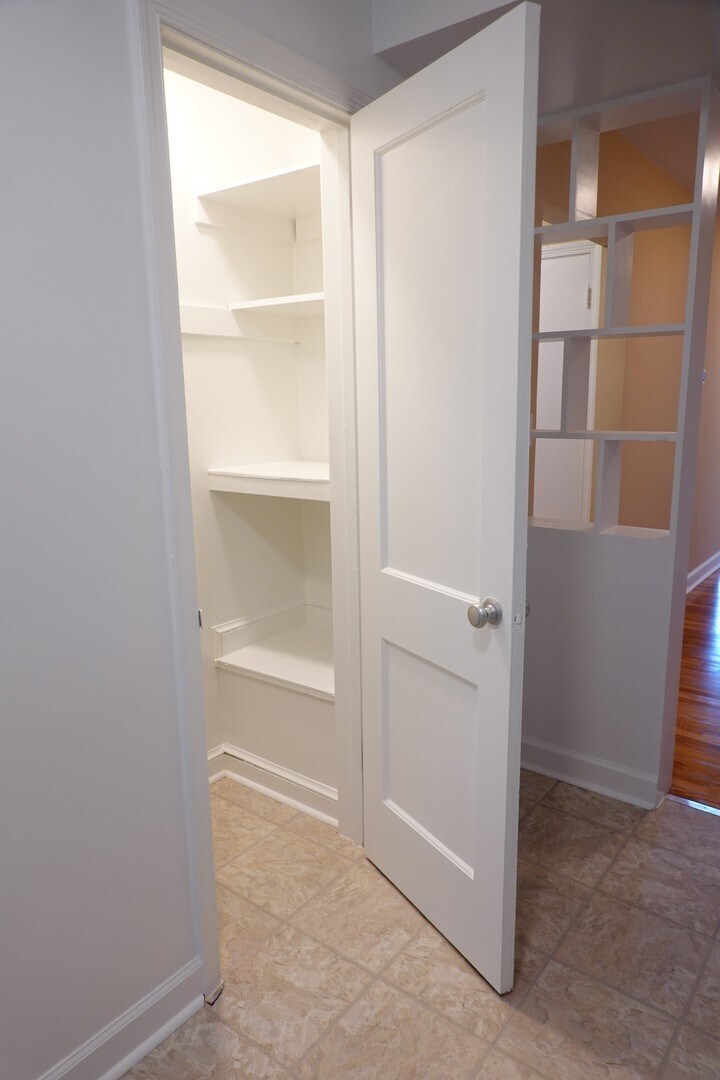 Building Photo - 8713 Plymouth St