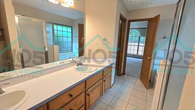 Building Photo - 3 Bed CA Schools