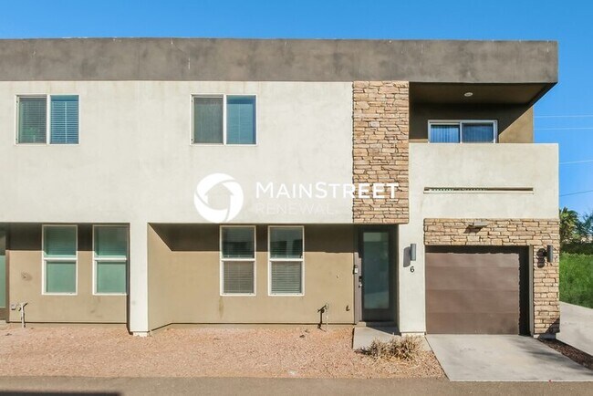 Building Photo - 3 Bedroom Pet-Friendly Home in Phoenix, AZ...