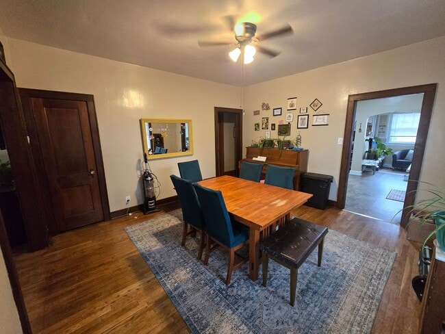 Building Photo - 3 Bedroom with garage and basement