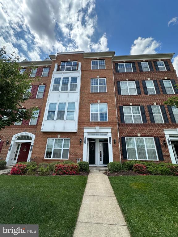 Primary Photo - 23810 Hopewell Manor Terrace