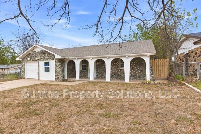 Building Photo - 9301 N Sherwell Dr