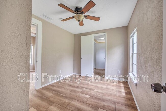 Building Photo - 735 Marion St