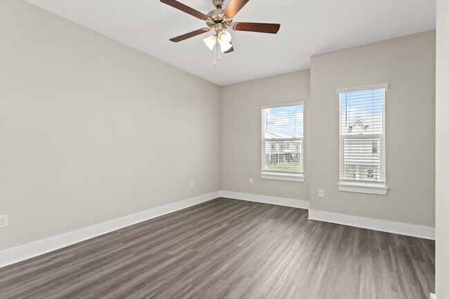 Building Photo - 322 Date Palm Ln