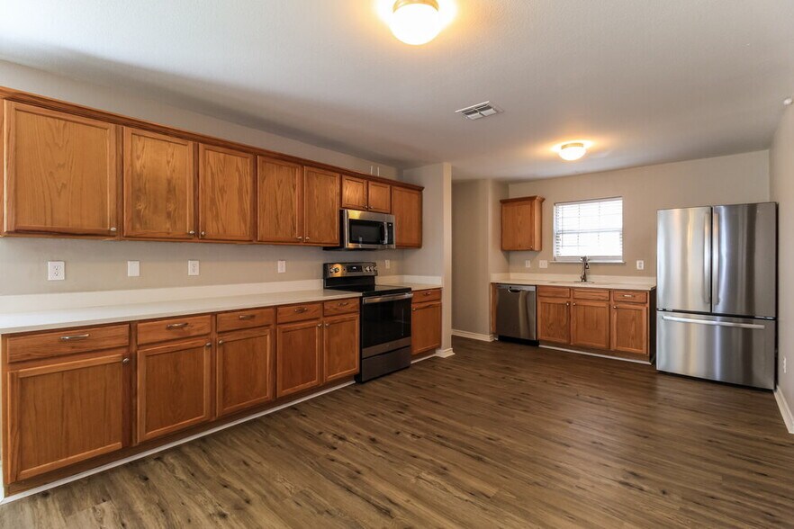 Building Photo - 310 Quail Run Rd